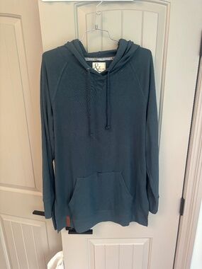 Ampersand Avenue SideSlit Hoodie NWT Teal Size Large Cozy Athleisure Pullover